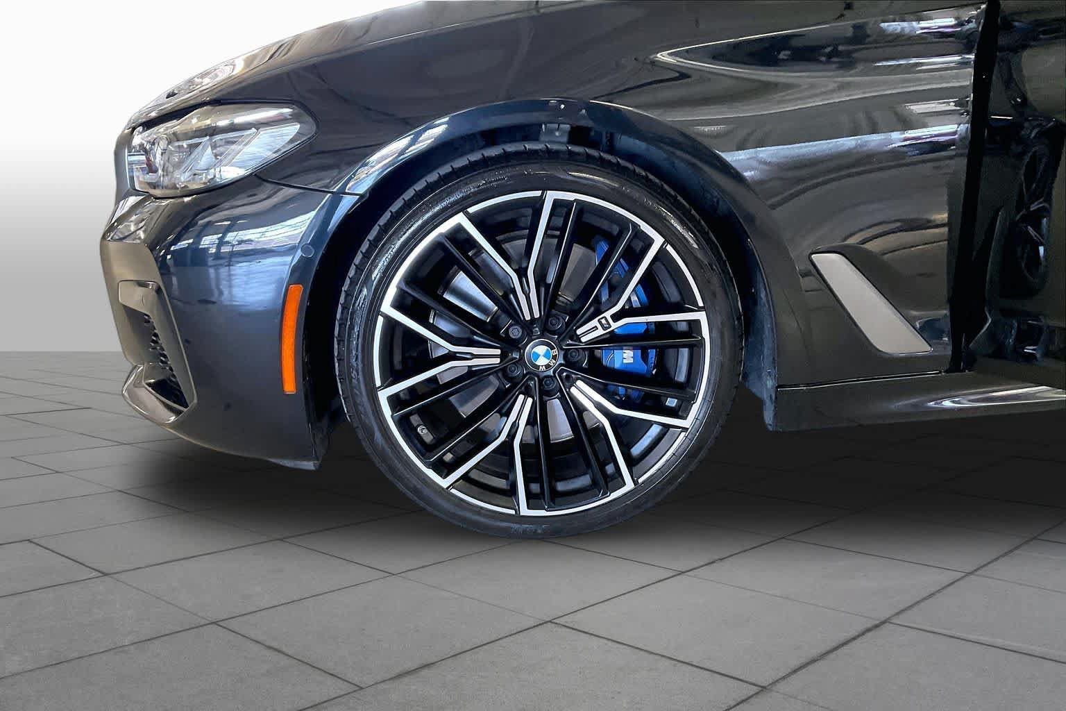 Used 2022 BMW M550i xDrive w/ Executive Package AWD/4WD image 10
