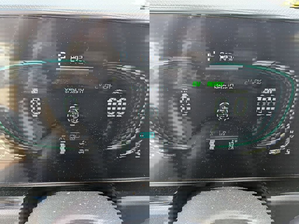 Used 2025 Kia Niro EX Touring image 26