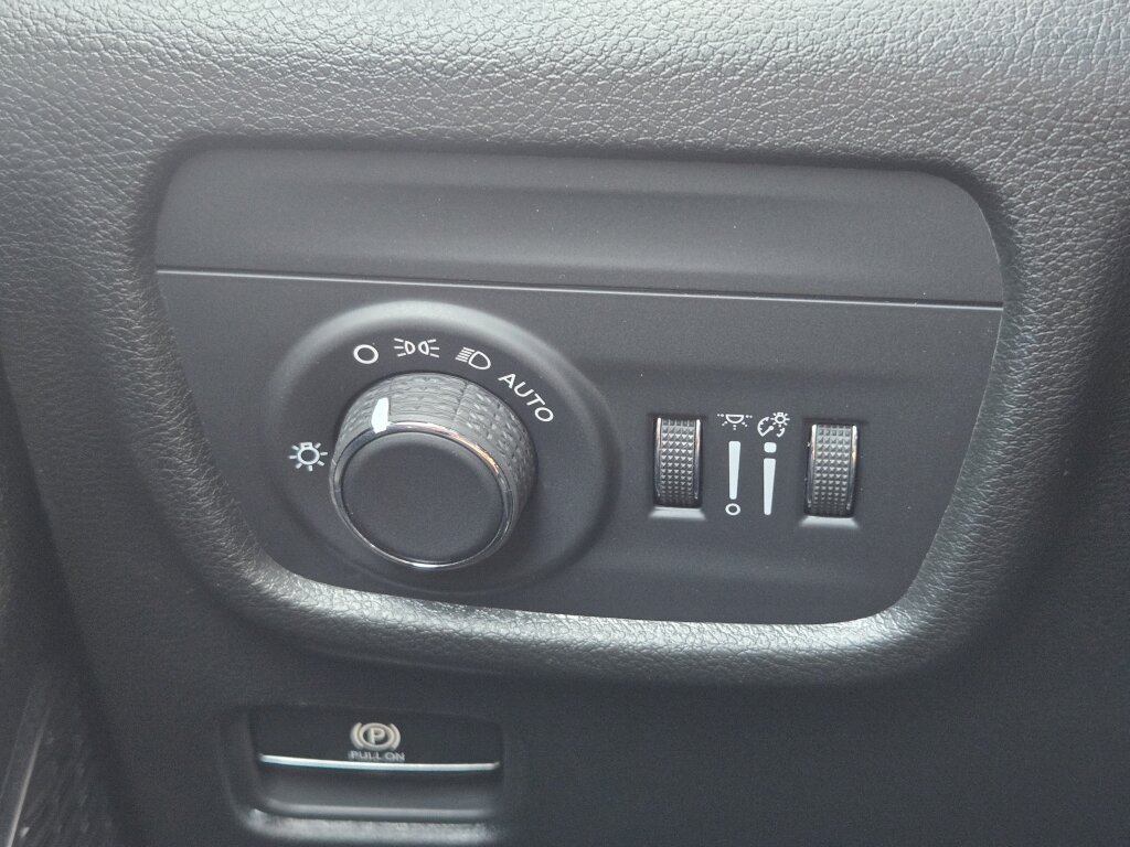 New 2026 Jeep Grand Cherokee L Altitude AWD/4WD image 18