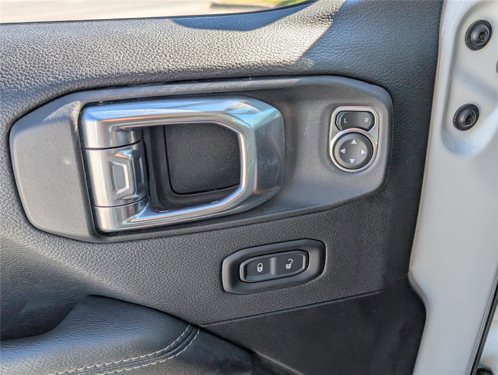 Used 2023 Jeep Gladiator Overland image 19