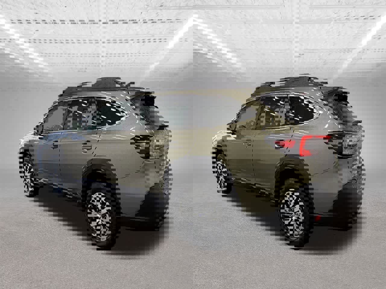 Used 2024 Subaru Outback Premium image 3