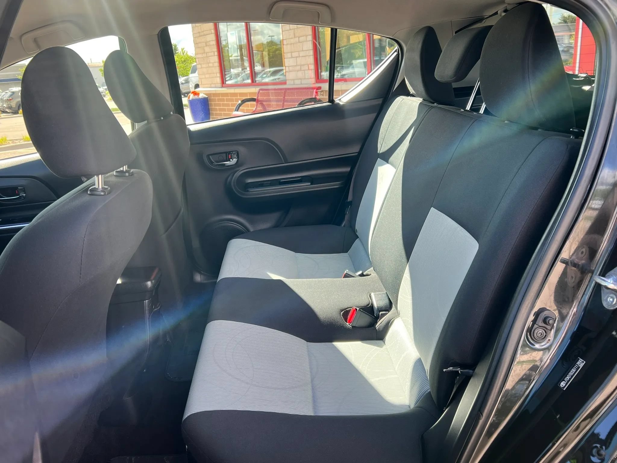 Used 2016 Toyota Prius C Persona Series FWD image 9