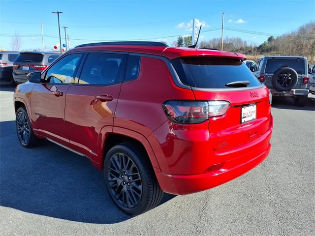 Used 2022 Jeep Compass Limited w/ (RED) Package image 7