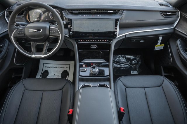 New 2026 Jeep Grand Cherokee Limited image 3