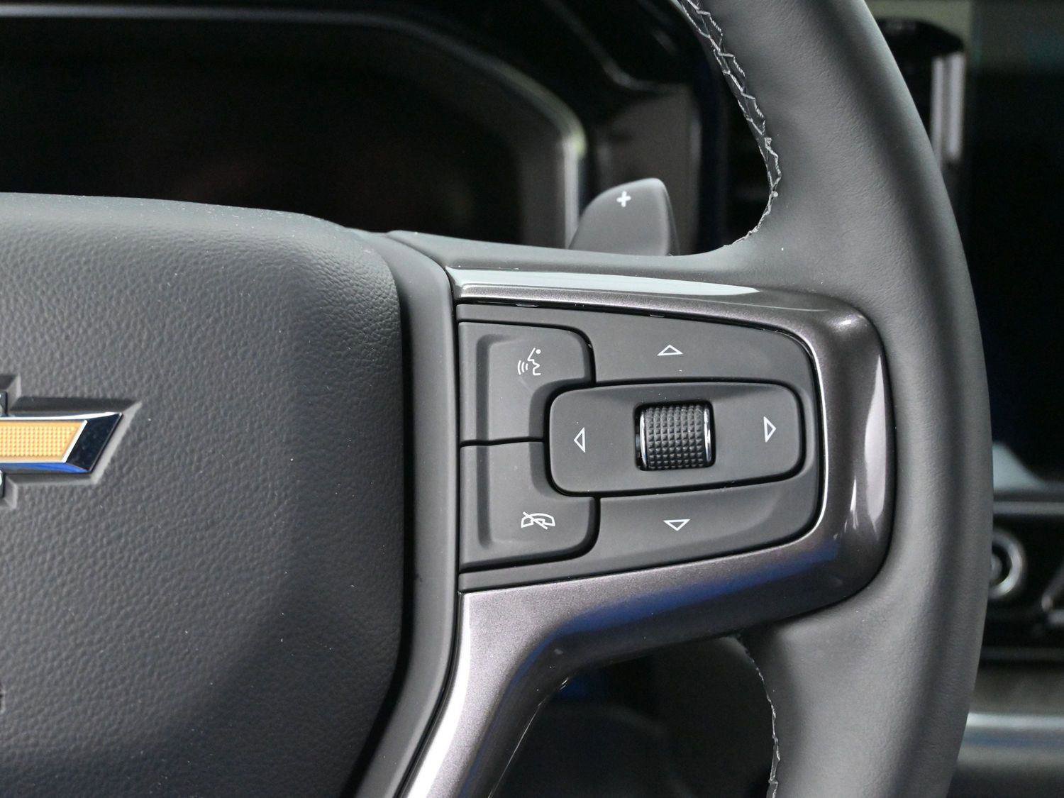 Used 2025 Chevrolet Silverado 1500 High Country w/ Technology Package AWD/4WD image 19