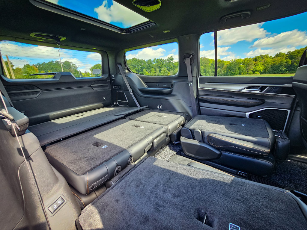 New 2026 Jeep Grand Wagoneer 4WD image 41