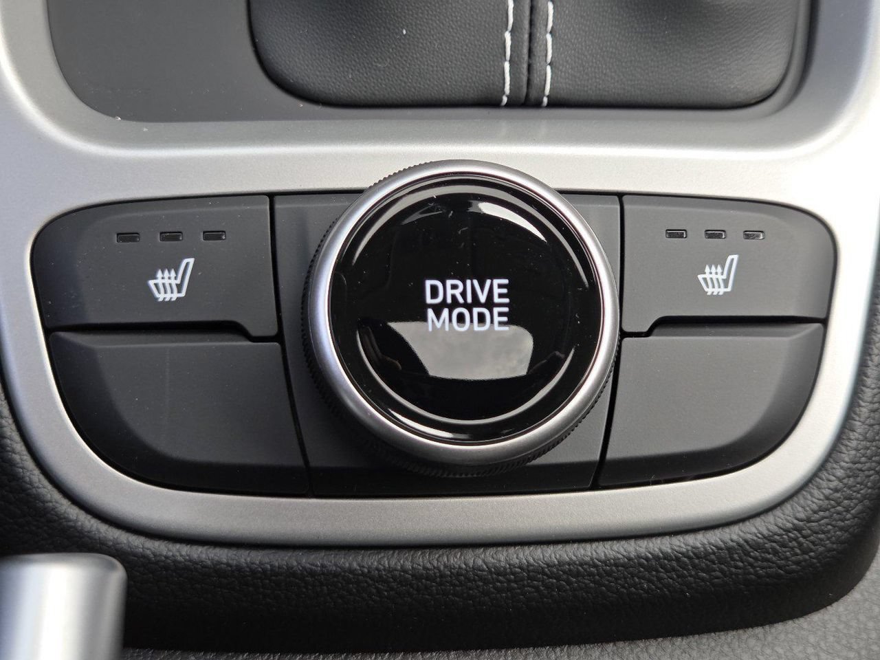 New 2026 Hyundai Venue SEL FWD image 57