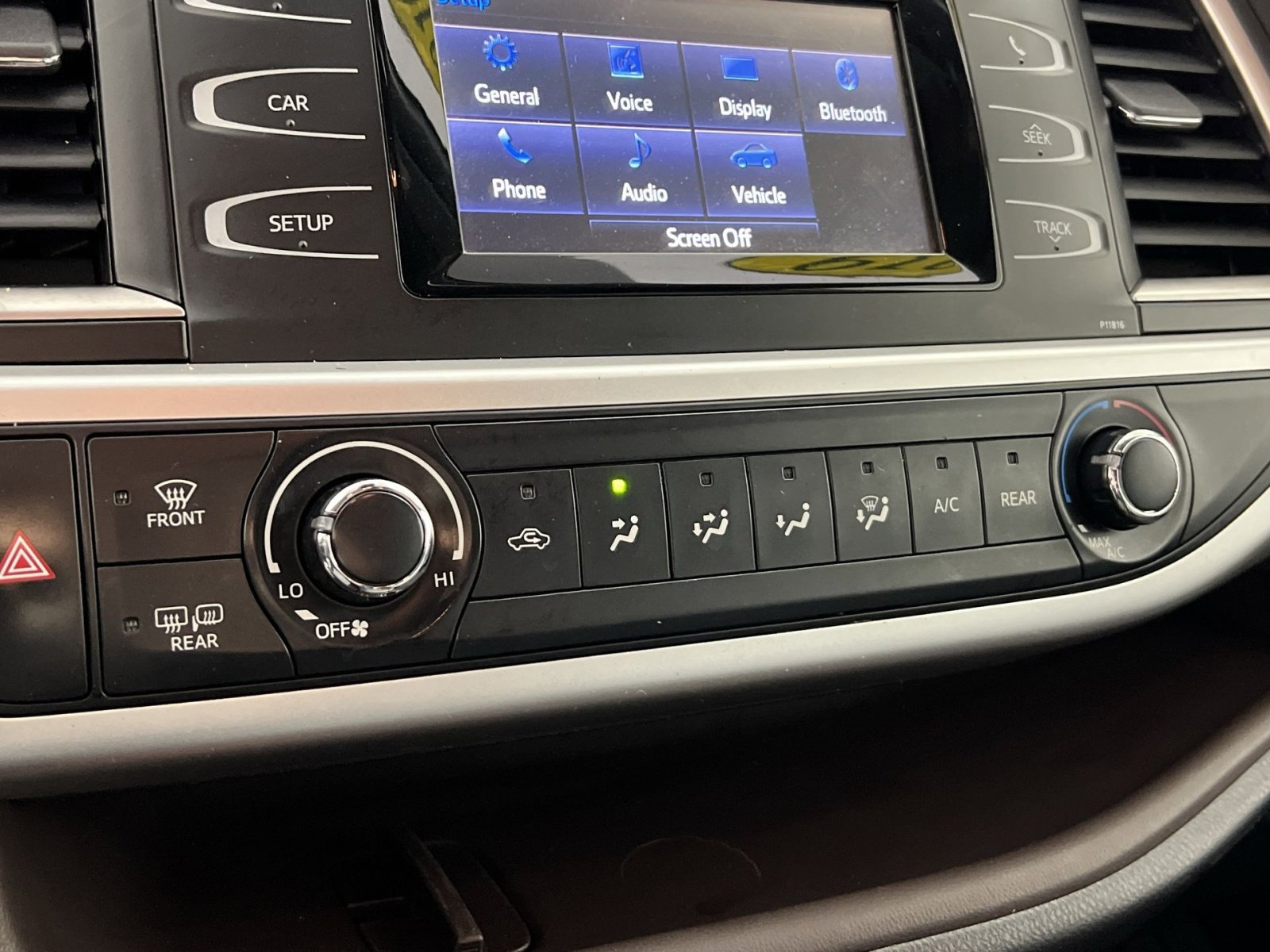 Used 2019 Toyota Highlander LE image 21