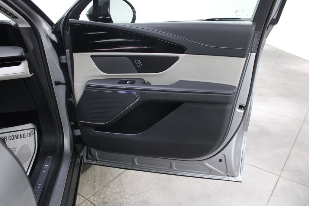 Used 2024 Lincoln Nautilus Reserve image 33