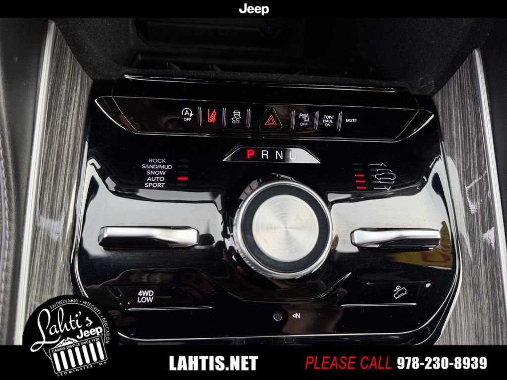 Used 2022 Jeep Wagoneer Series III w/ Premium Group I image 36