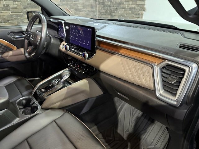 Used 2023 GMC Canyon Denali w/ Denali Black Edition image 31