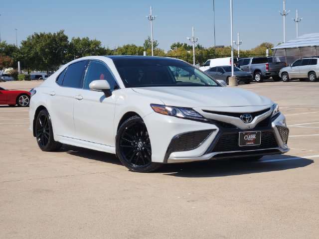 Used 2024 Toyota Camry XSE w/ Navigation Package FWD image 2