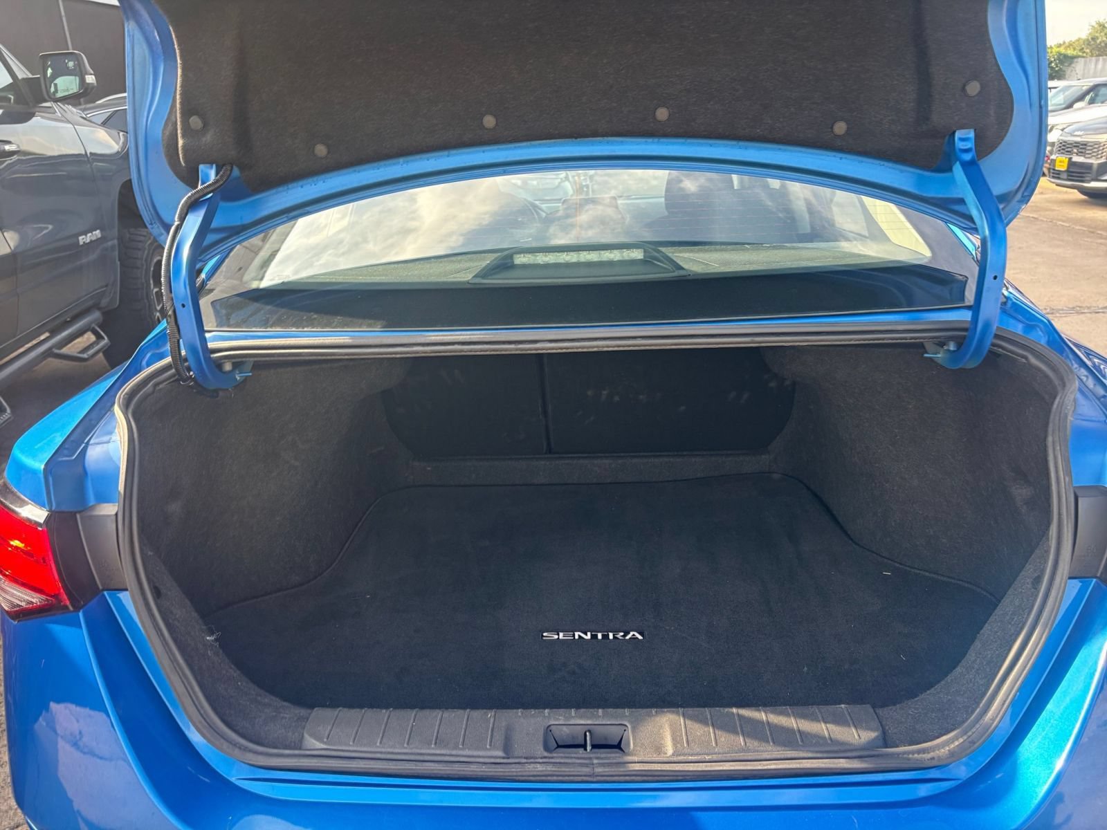 Used 2025 Nissan Sentra SV FWD image 28