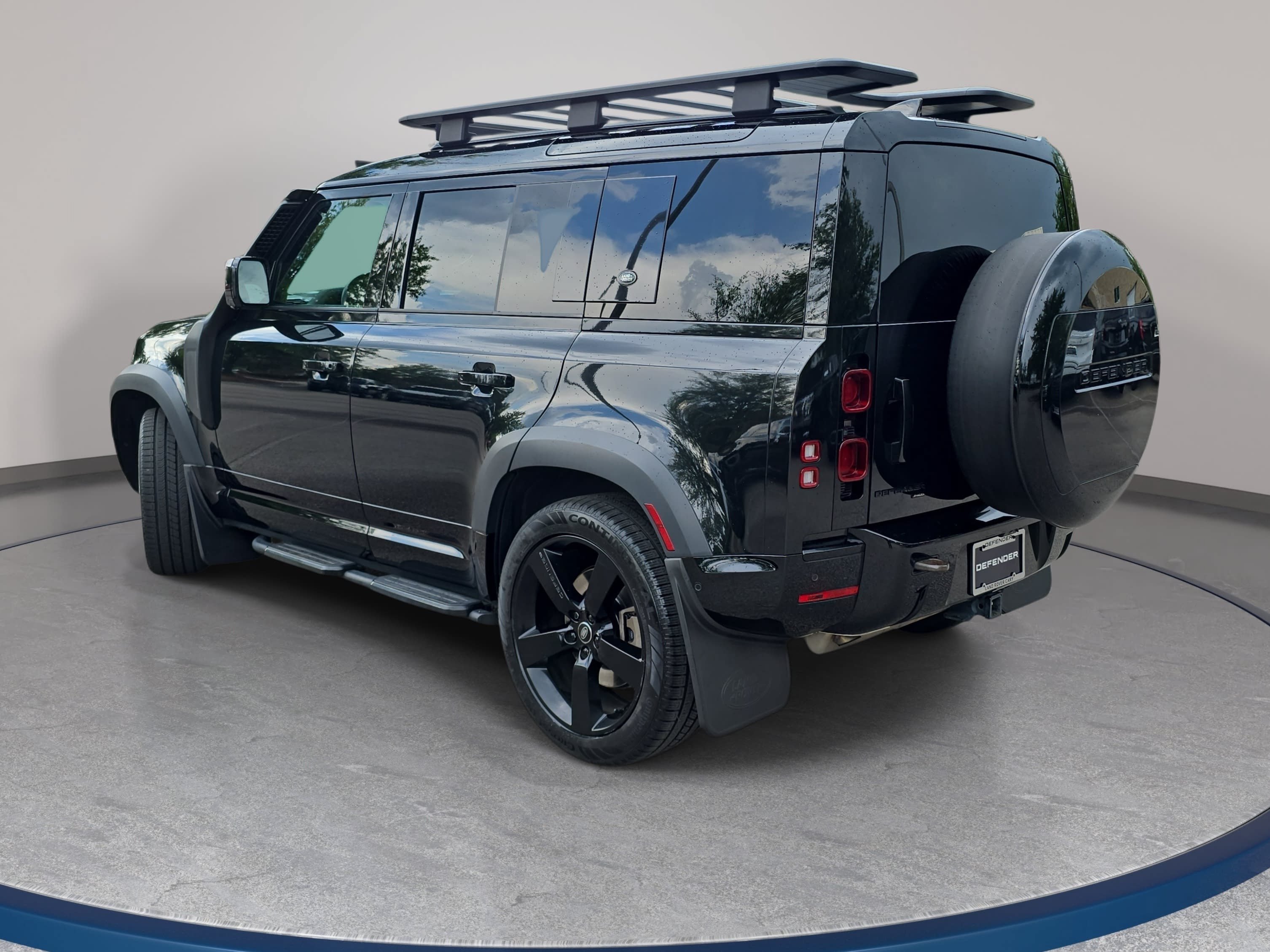 Used 2023 Land Rover Defender 110 X-Dynamic SE AWD/4WD image 7