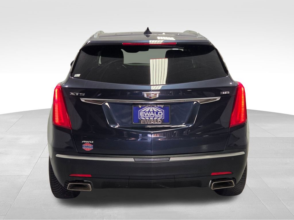 Used 2018 Cadillac XT5 Luxury image 4