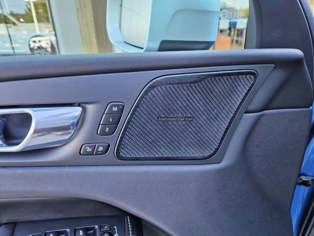 Used 2019 Volvo XC60 T5 R-Design w/ Protection Package AWD/4WD image 21