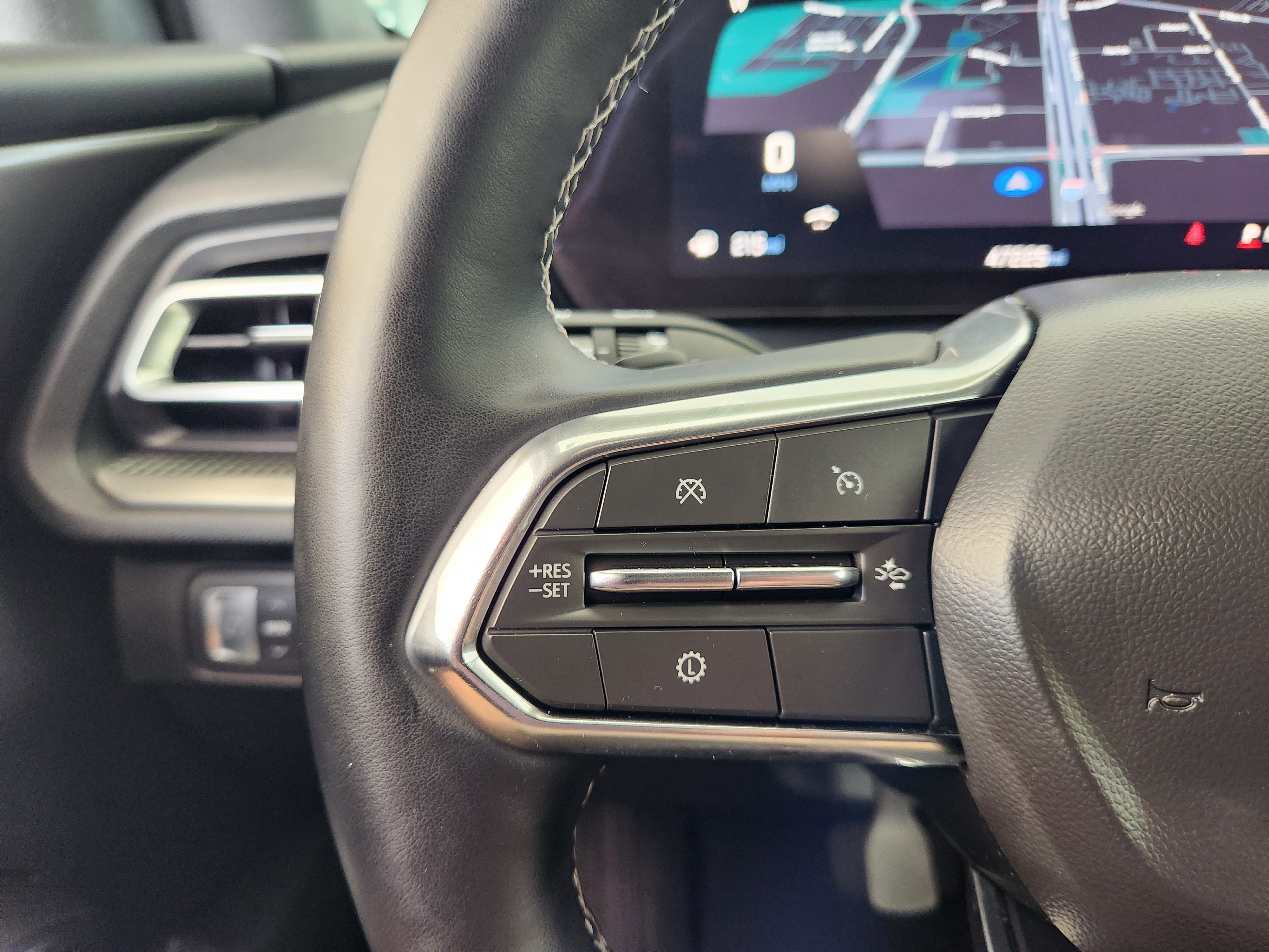 Certified 2025 Chevrolet Traverse LT FWD image 27