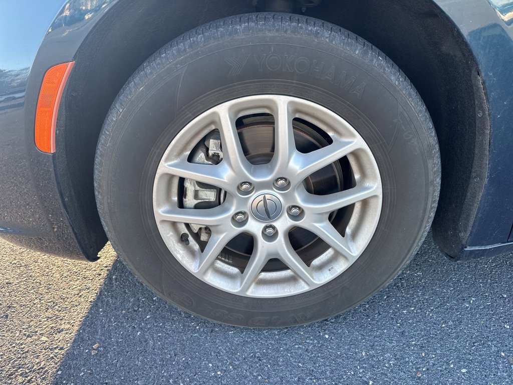 Used 2024 Chrysler Pacifica Touring-L image 13