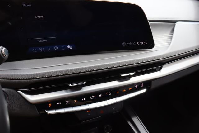 Used 2025 Cadillac XT4 Premium Luxury FWD image 6