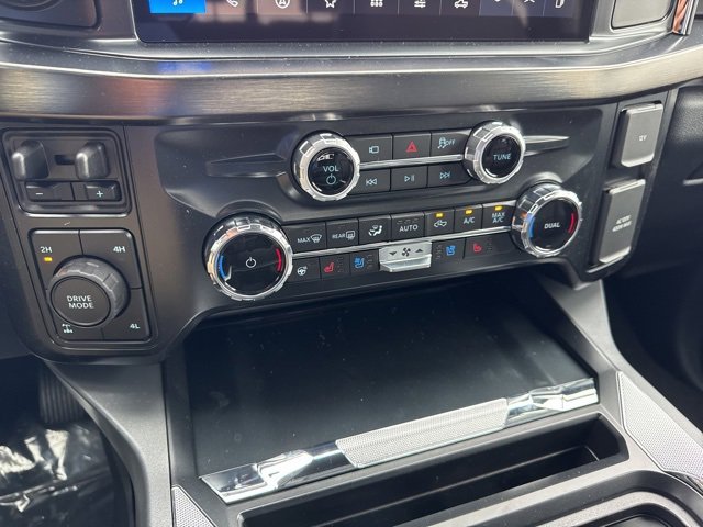 New 2025 Ford F350 Lariat w/ Lariat Ultimate Package image 17