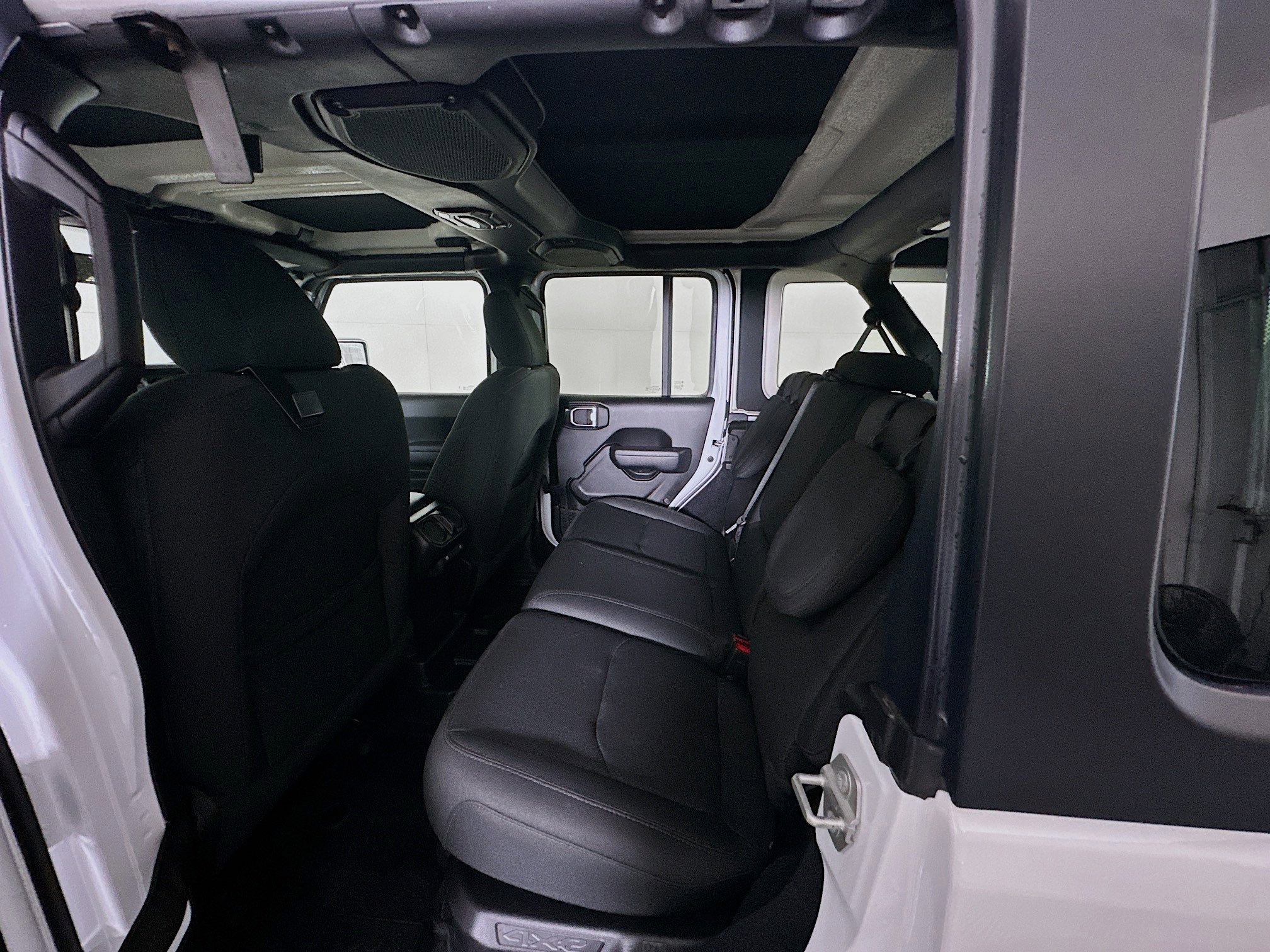 Used 2023 Jeep Wrangler Unlimited w/ Cold Weather Group image 28