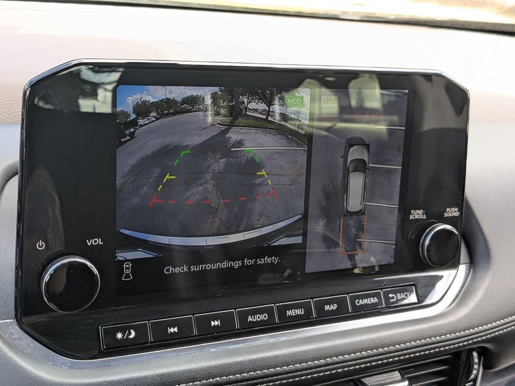 Used 2023 Nissan Rogue SL w/ SL Premium Package image 19