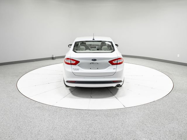 Used 2016 Ford Fusion SE FWD image 25