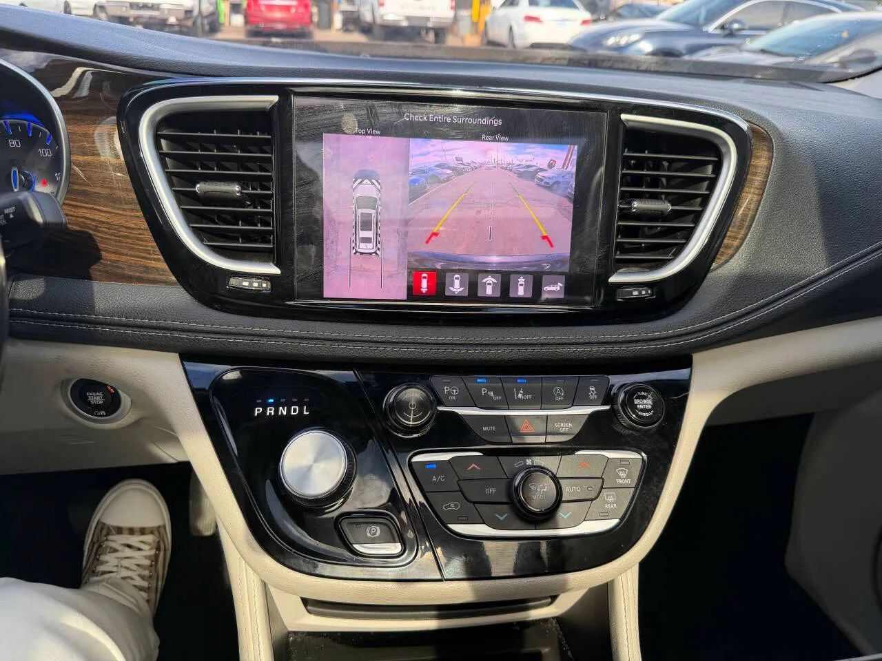 Used 2022 Chrysler Pacifica Limited FWD image 18