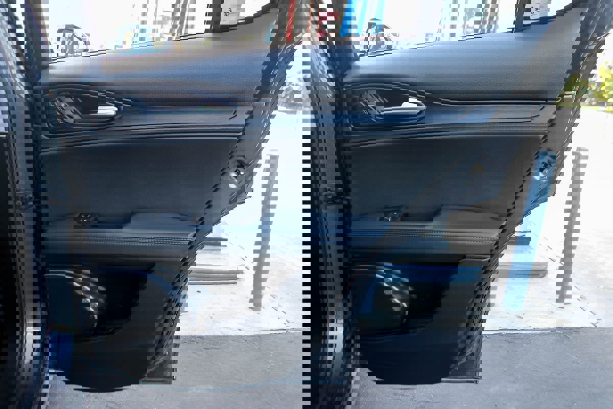 Used 2018 Alfa Romeo Stelvio AWD image 41