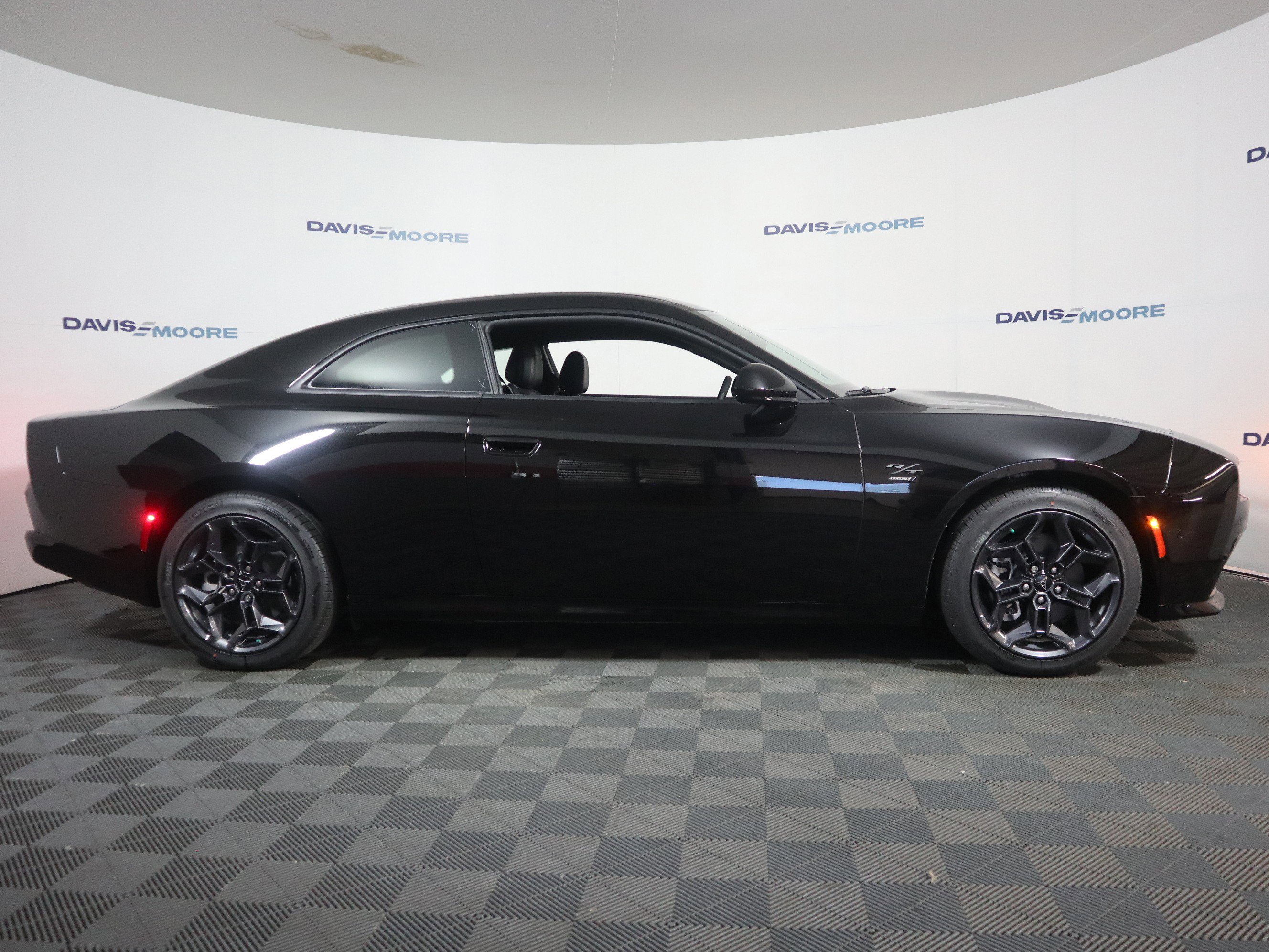 New 2025 Dodge Charger Daytona R/T w/ Quick Order Package 25M R/T AWD/4WD image 4