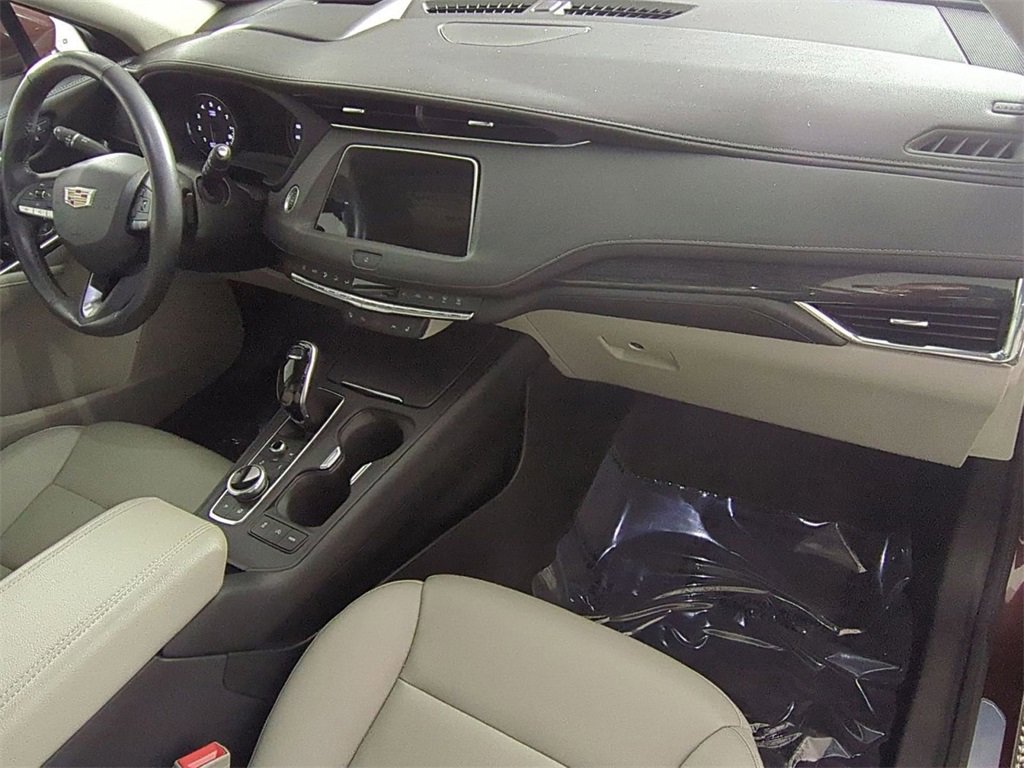 Used 2023 Cadillac XT4 Premium Luxury w/ Technology Package image 28