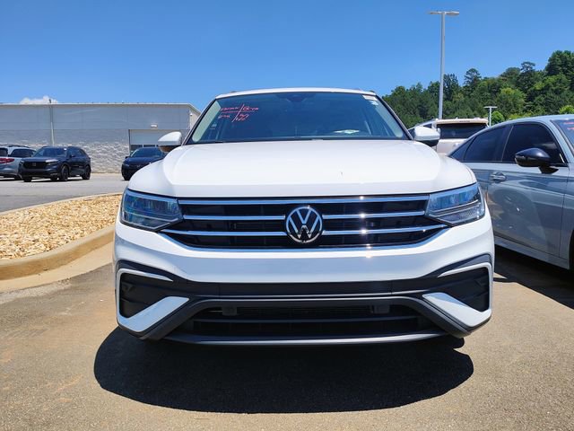 Used 2022 Volkswagen Tiguan SE FWD image 2