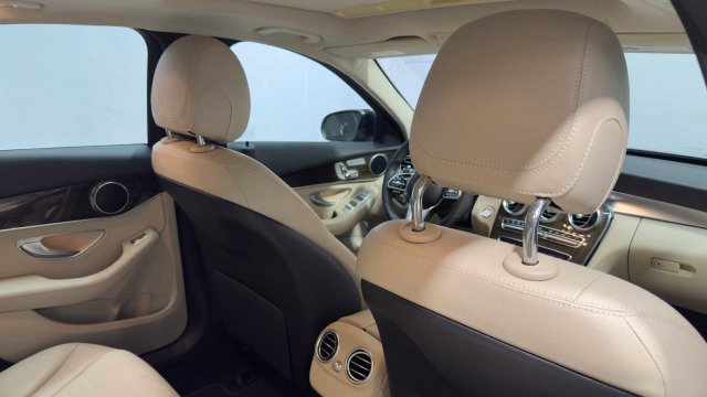 Used 2019 Mercedes-Benz C 300 Sedan image 15