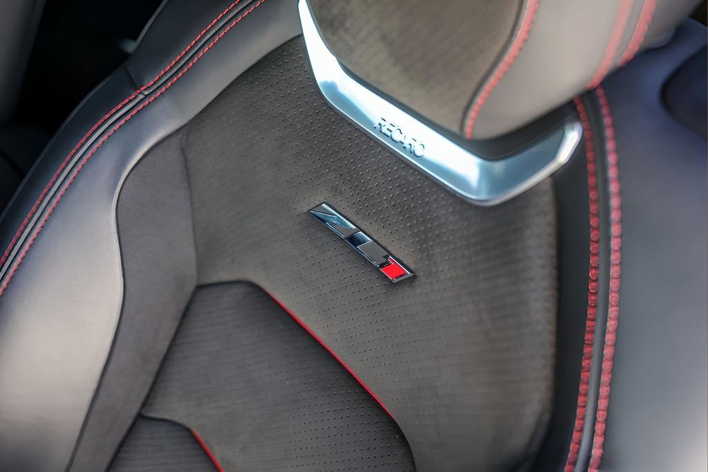 Used 2021 Chevrolet Camaro ZL1 image 9