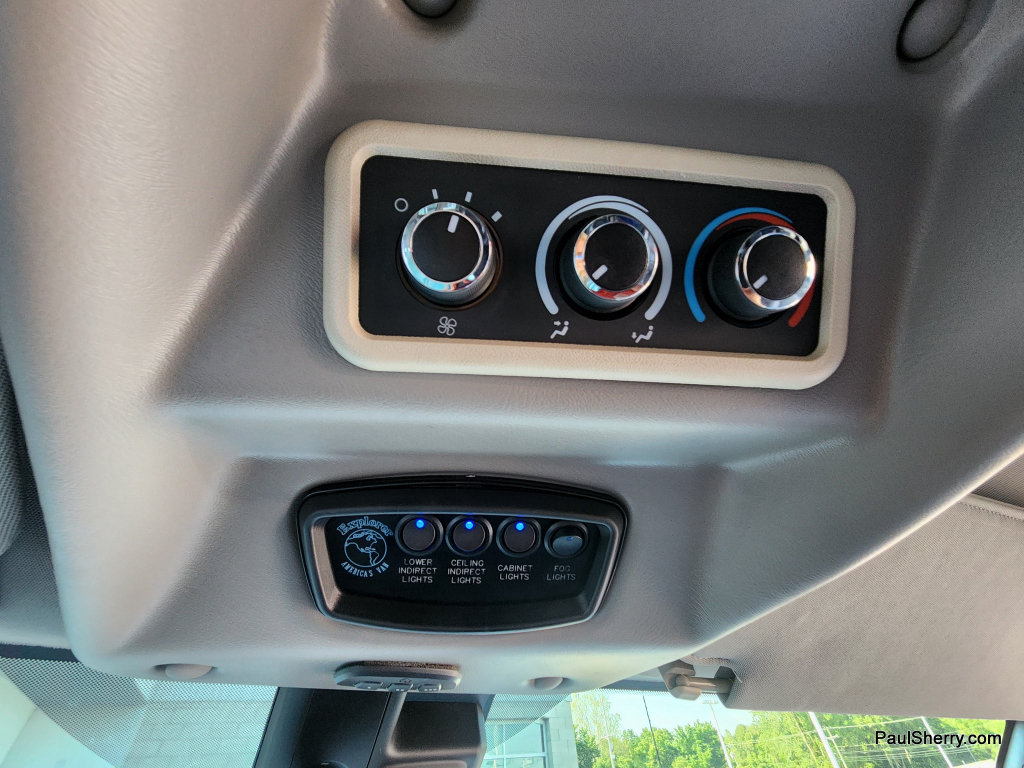 Used 2019 Chevrolet Express 2500 w/ Enhanced Convenience Package RWD image 53