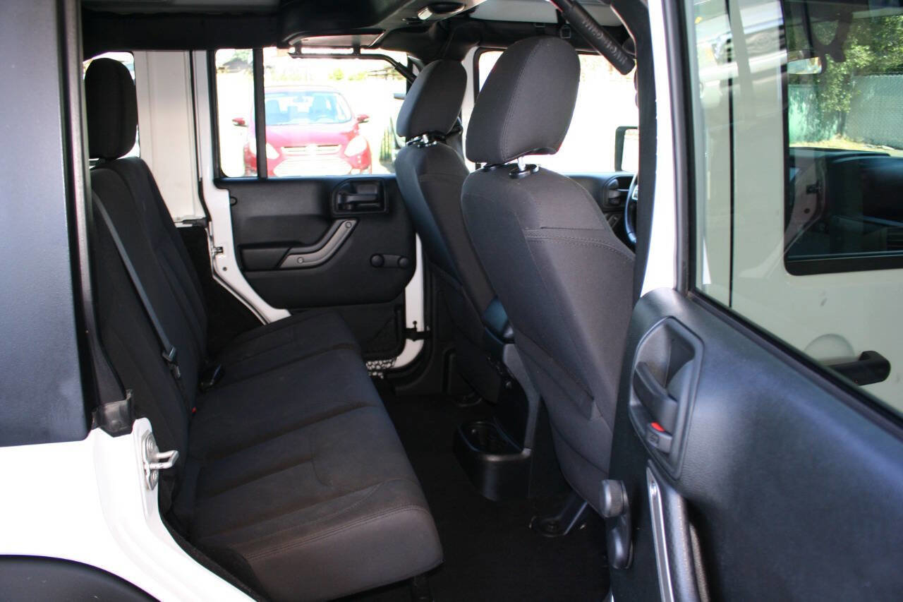 Used 2018 Jeep Wrangler Unlimited Sport w/ Connectivity Group image 23
