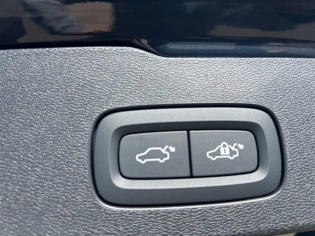 New 2026 Volvo V60 B5 Cross Country Plus w/ Climate Package image 27