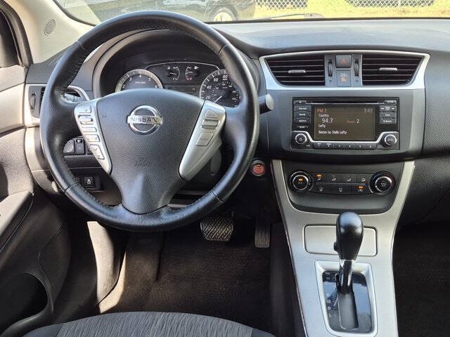 Used 2015 Nissan Sentra SV FWD image 29