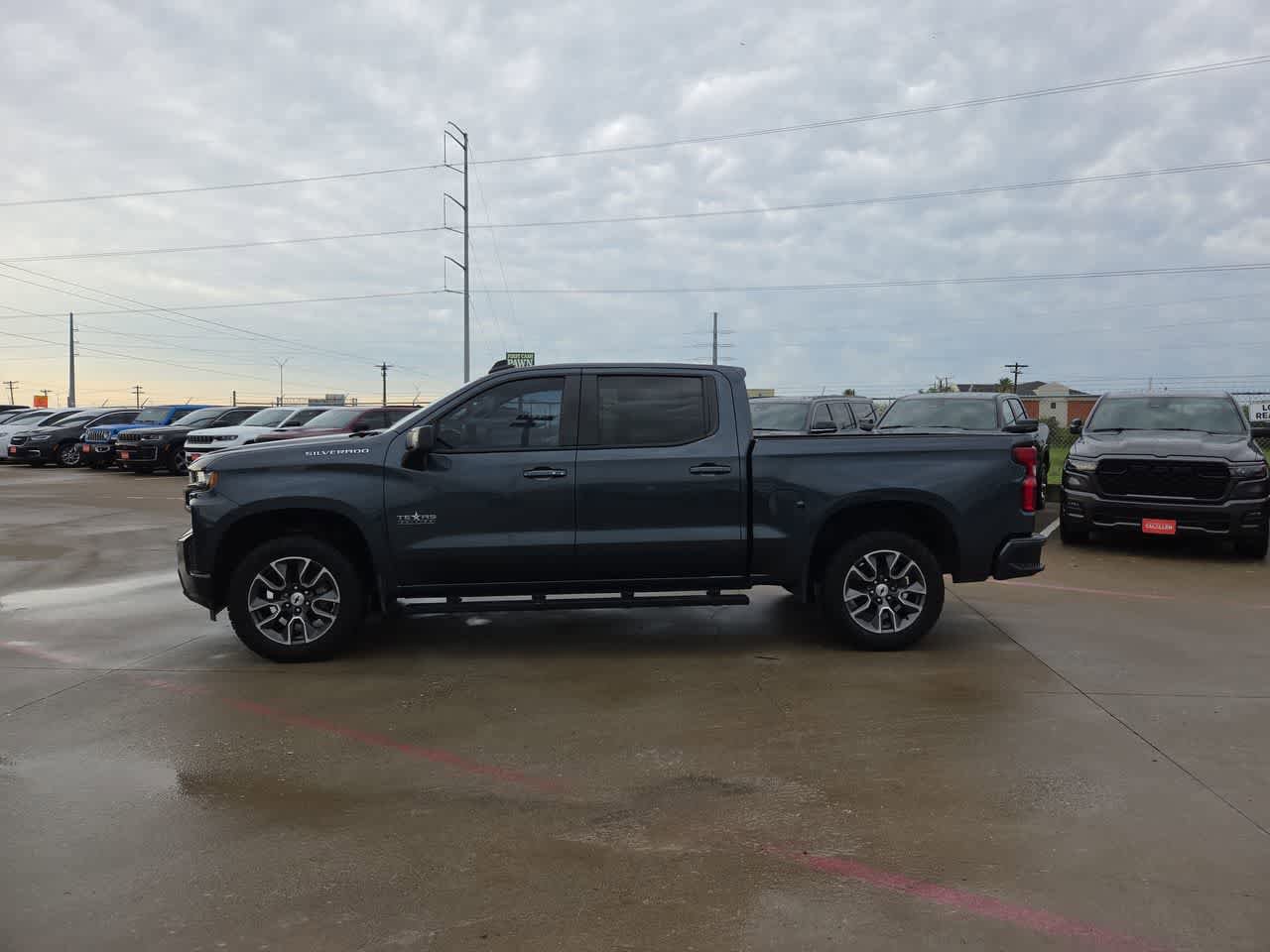 Used 2020 Chevrolet Silverado 1500 RST w/ Texas Edition RWD image 11