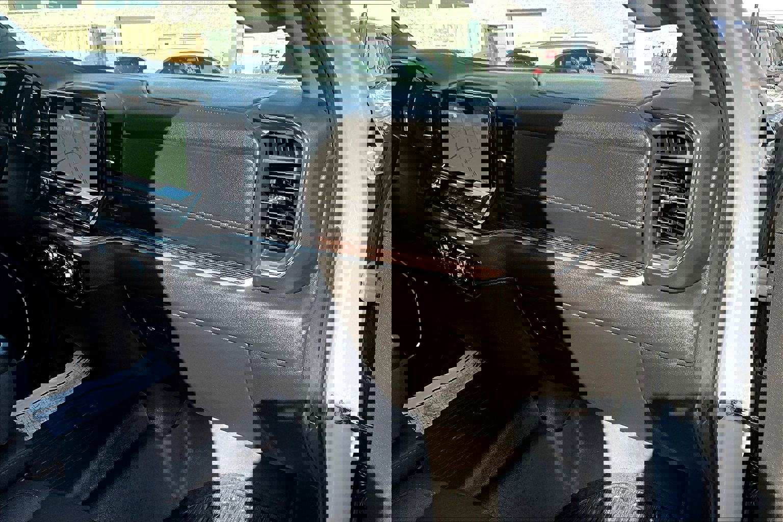 Used 2025 GMC Sierra 2500 SLE w/ SLE Value Package; image 17