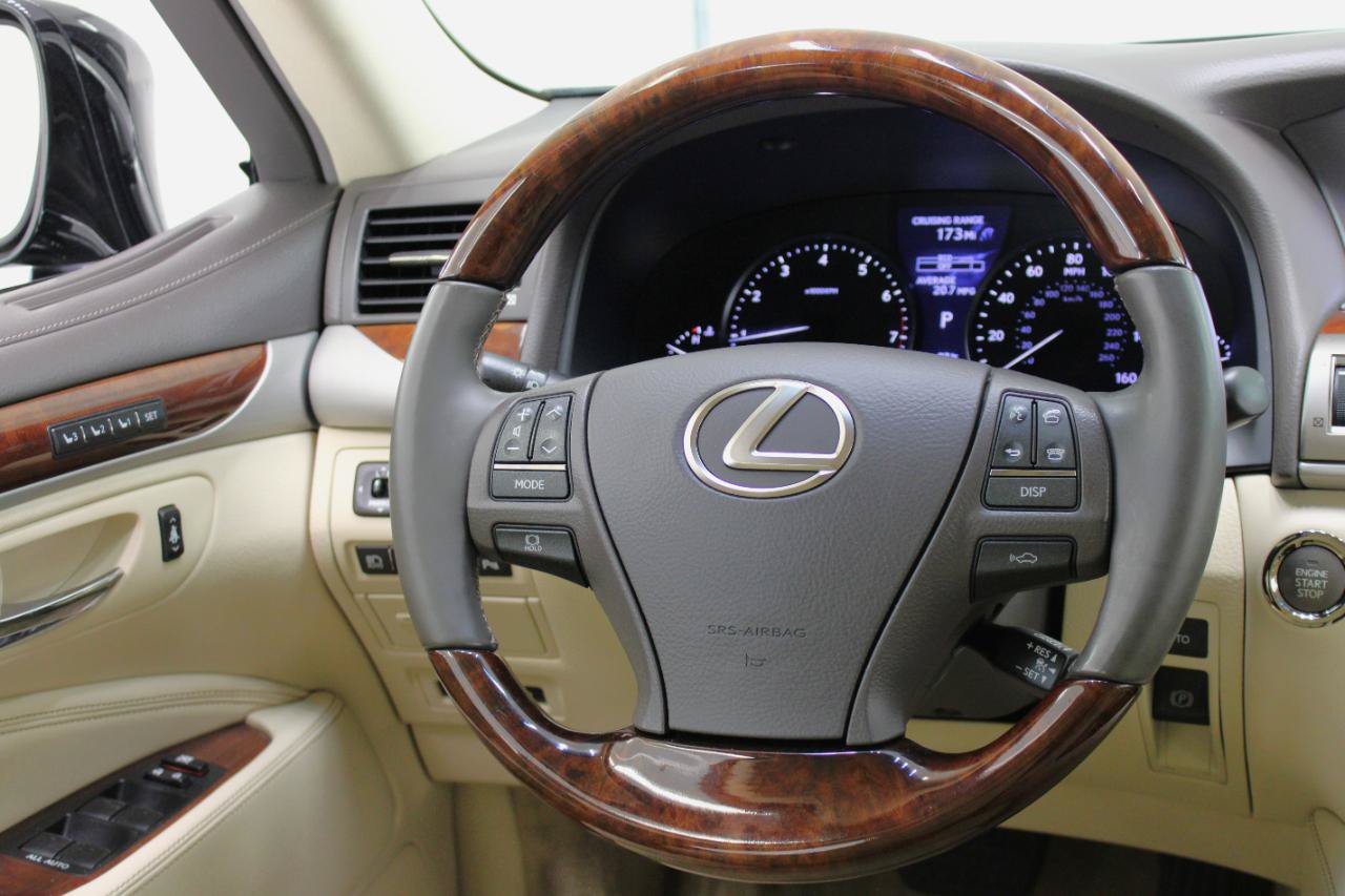 Used 2017 Lexus LS 460 w/ Comfort Package RWD image 52
