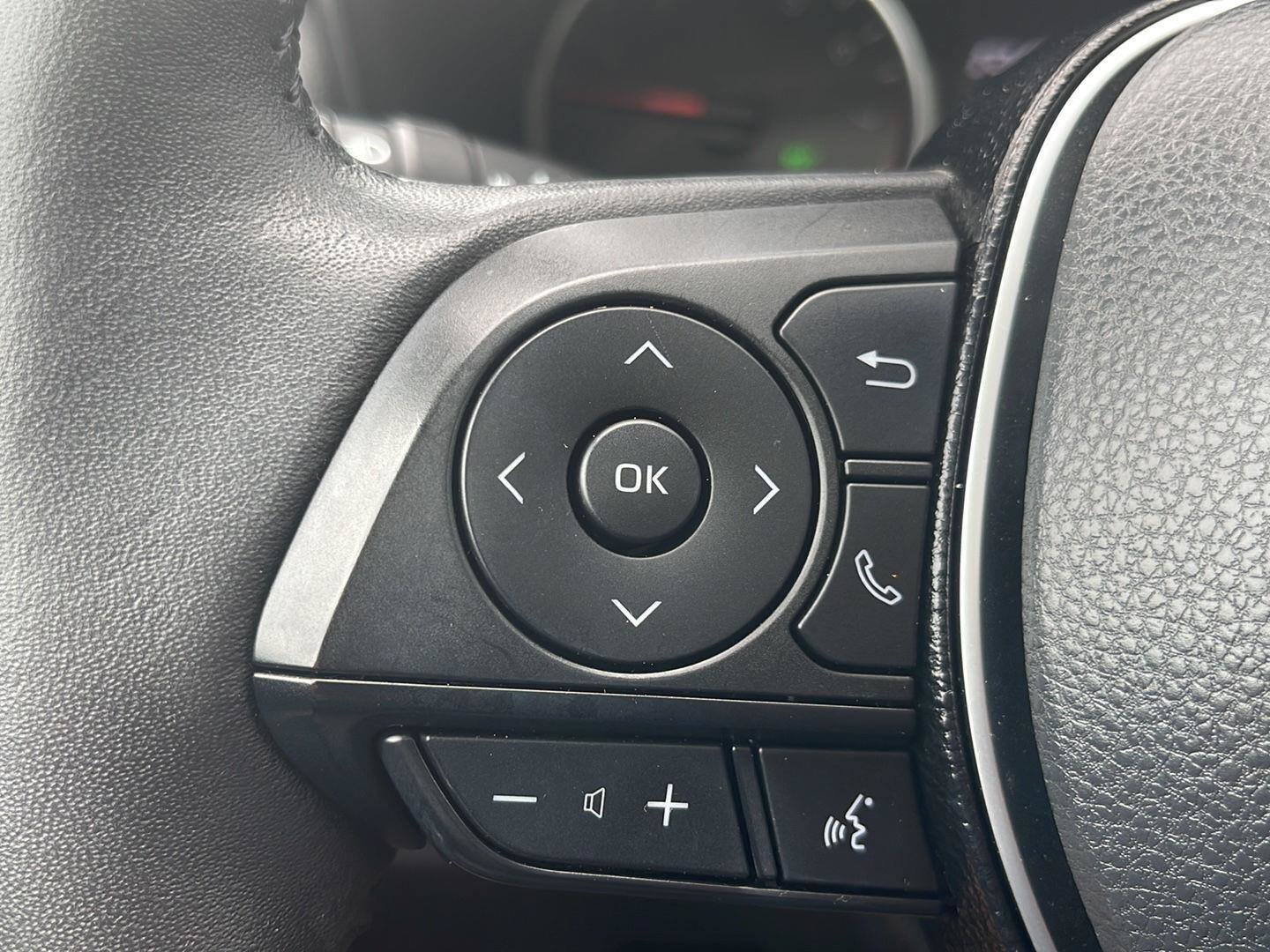Used 2020 Toyota RAV4 XLE Premium AWD/4WD image 24