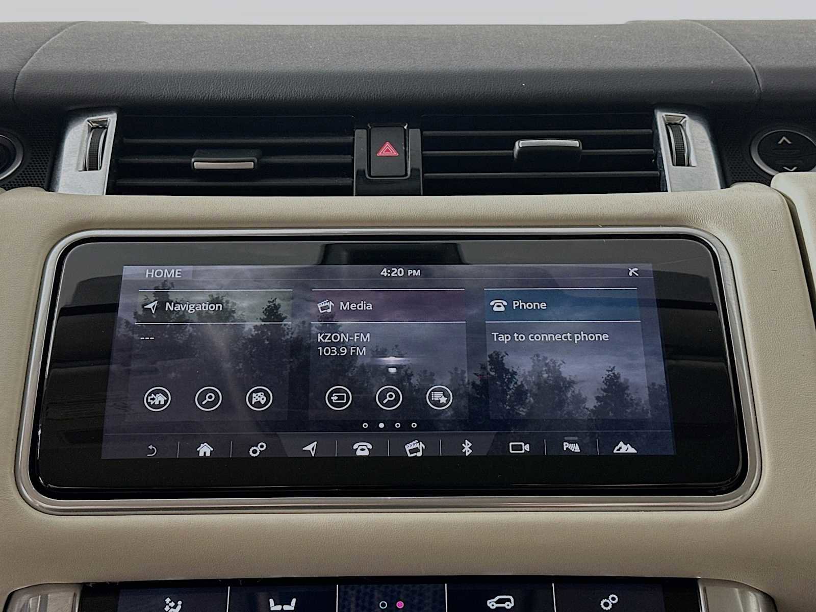 Used 2020 Land Rover Range Rover Sport HSE Dynamic image 16