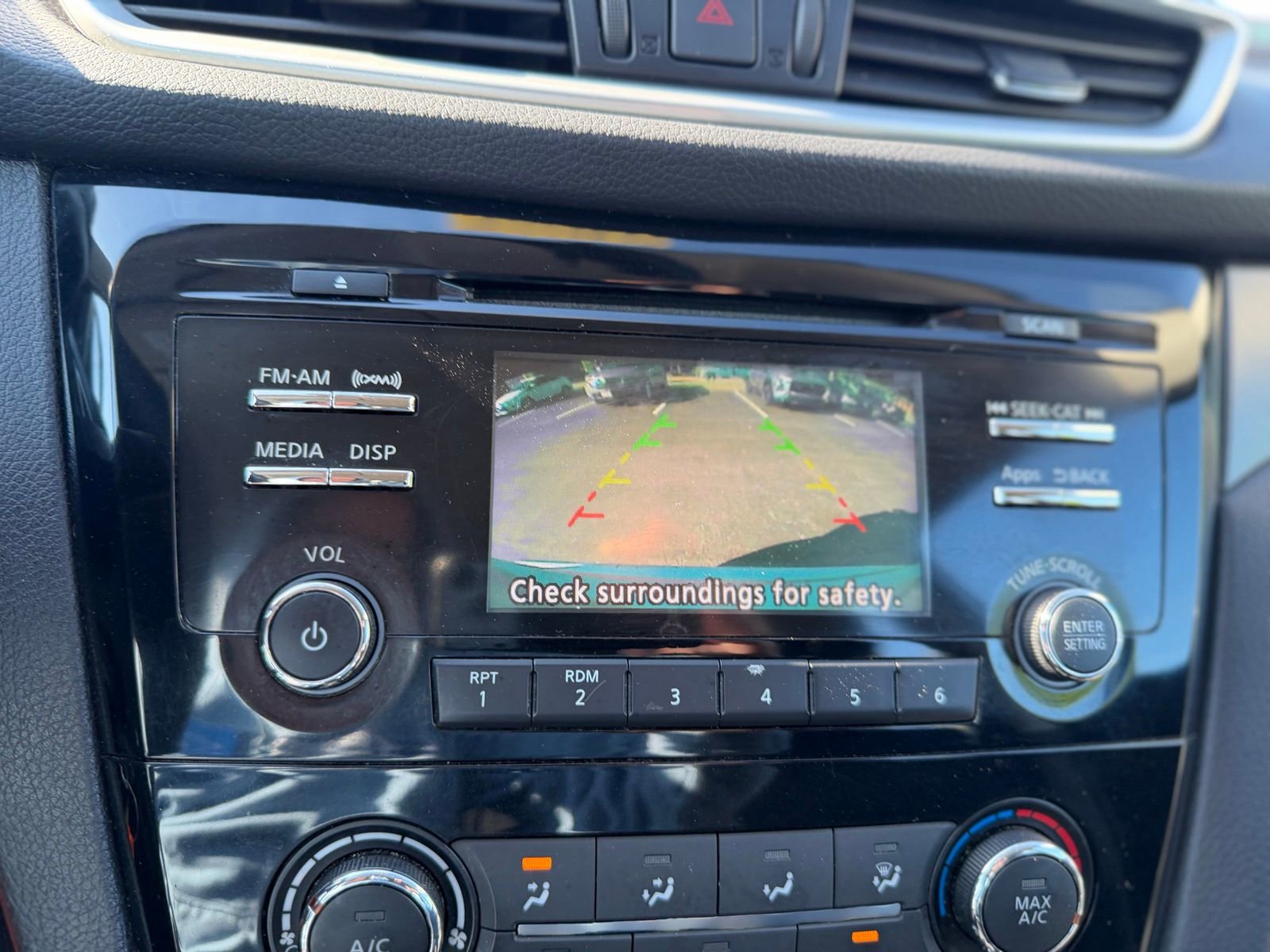 Used 2015 Nissan Rogue S image 14