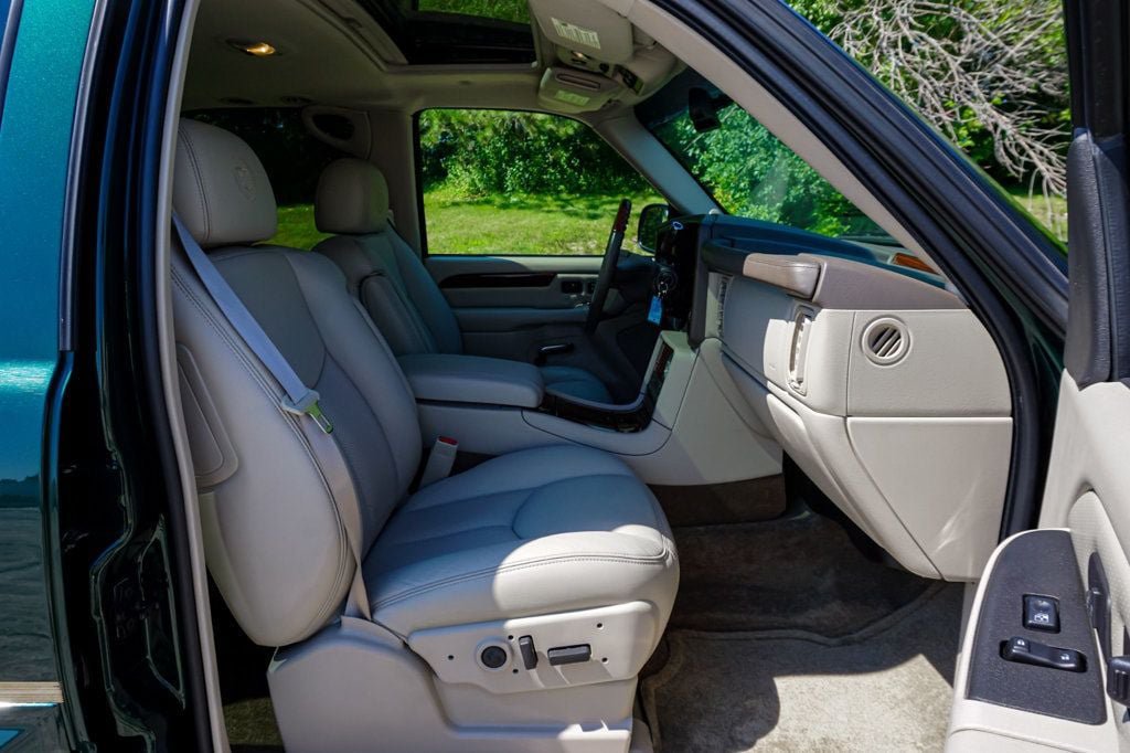 Used 2003 Cadillac Escalade AWD image 47