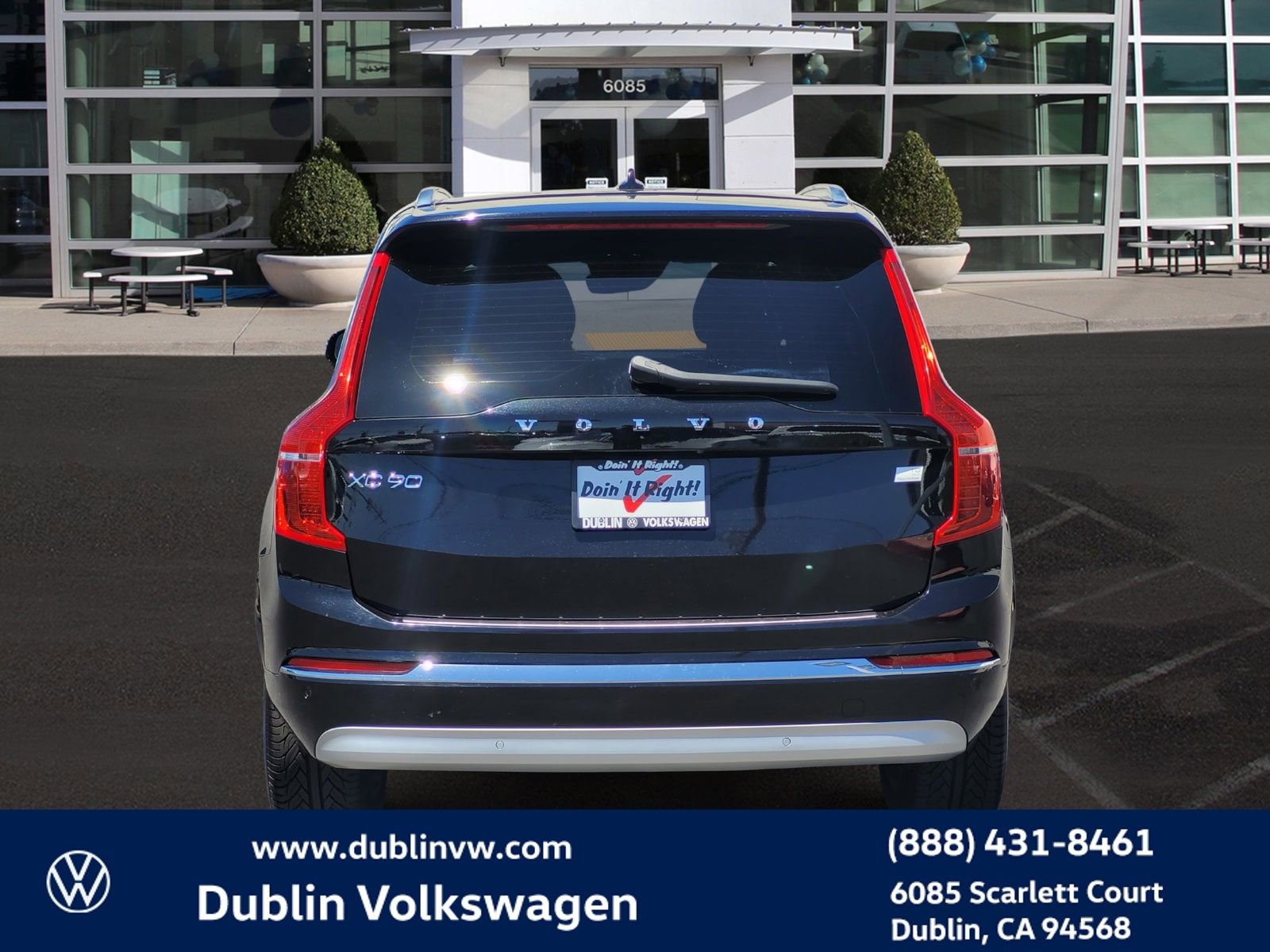 Used 2022 Volvo XC90 T8 Inscription Expression w/ Climate Package image 5