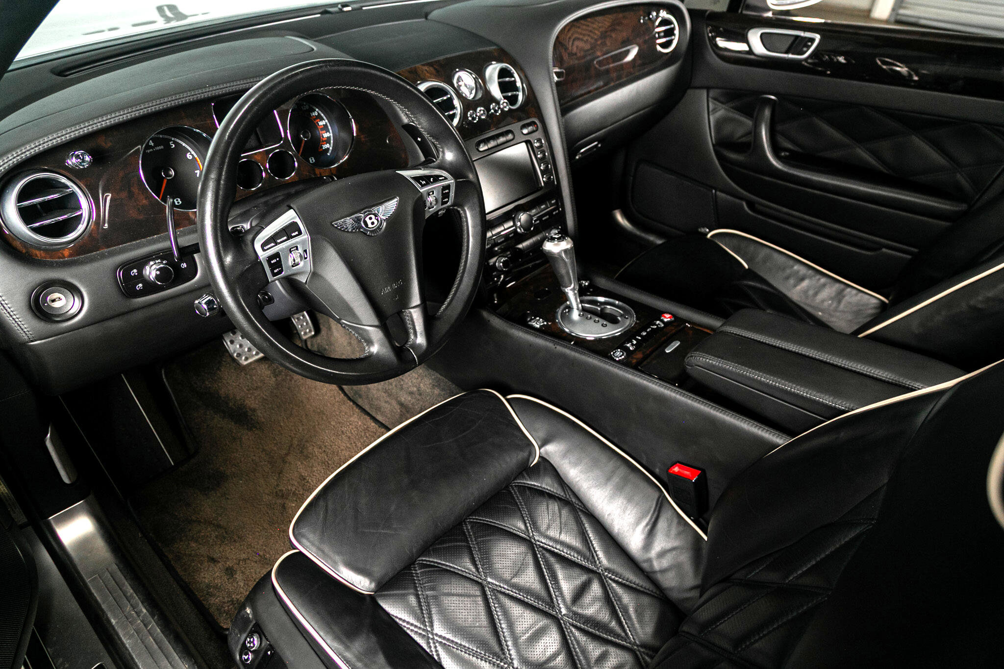 Used 2009 Bentley Flying Spur Flying Spur Speed w/ Convenience Specification Pkg image 39