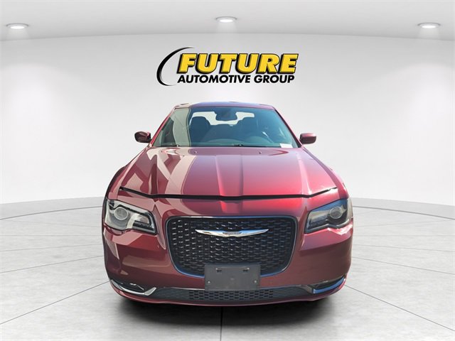 Used 2019 Chrysler 300 S image 2