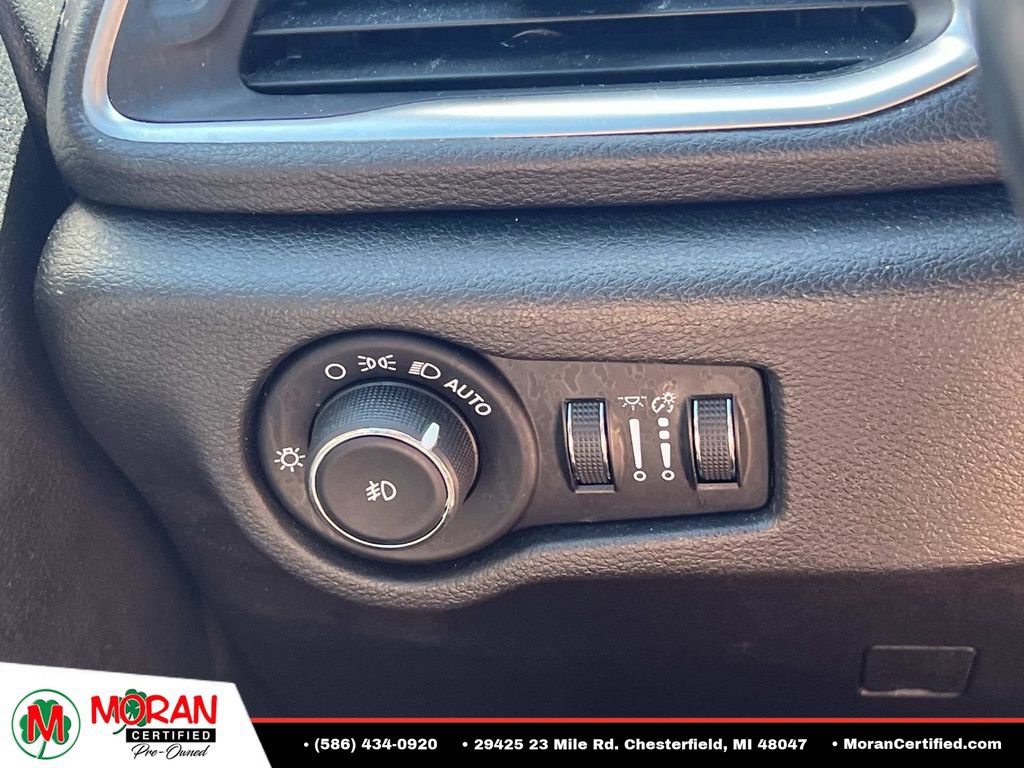 Used 2019 Chrysler Pacifica Limited w/ S Appearance Package FWD image 29