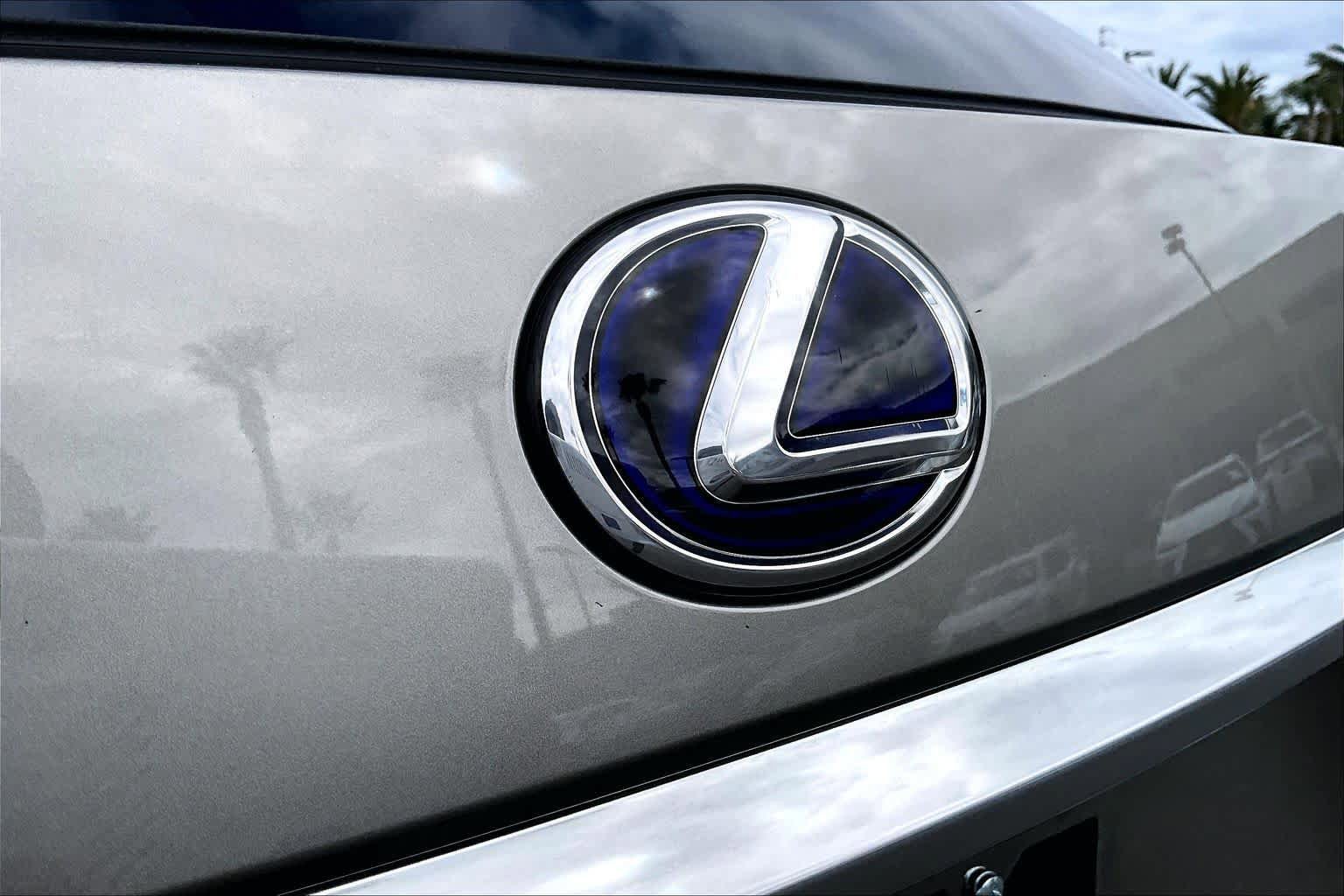 Used 2020 Lexus RX 450h AWD w/ Premium Package image 29